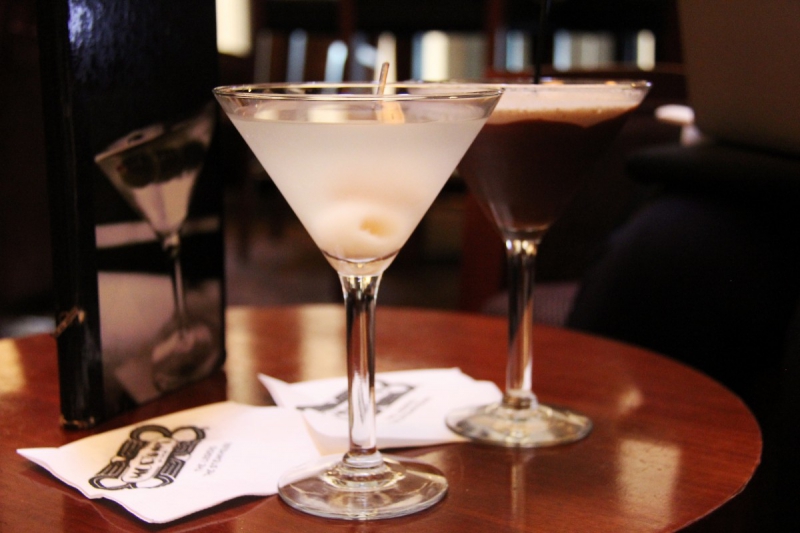 brasserie-ROQUEBILLIERE-min_martini_bar_lychee_chocolate_alcohol_liquor_happy_hour_happy-910161